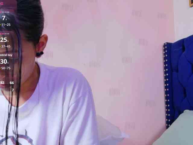 yourcuteneighbourr webcam