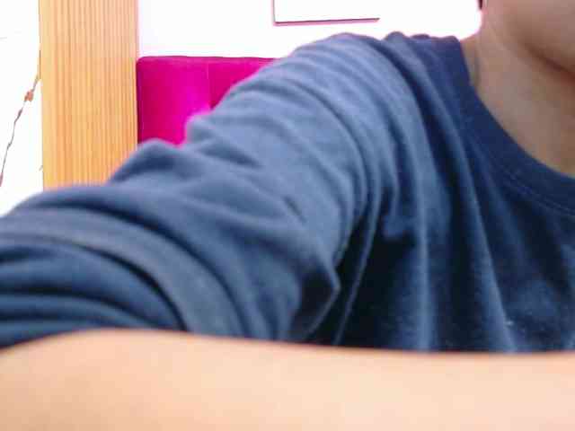 Model: yourcuteneighbourr