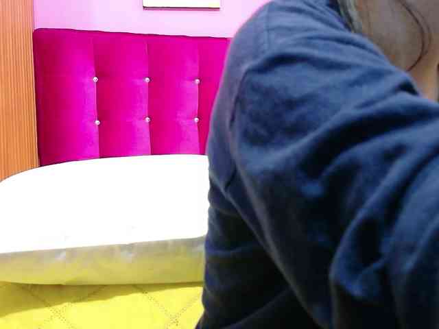Model: yourcuteneighbourr