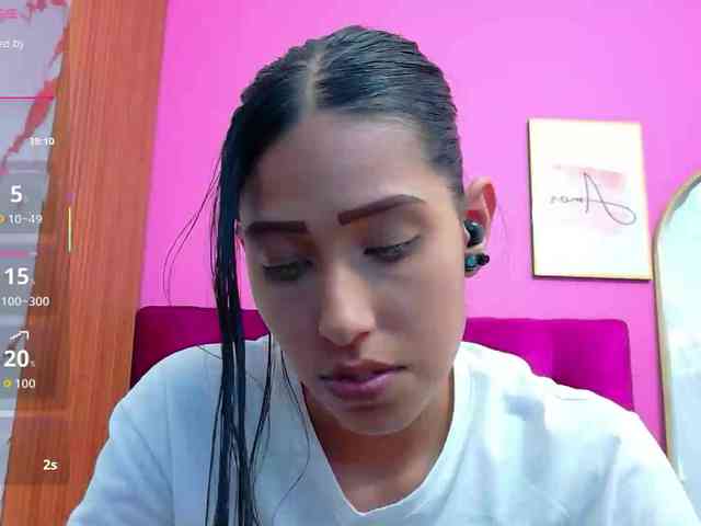 yourcuteneighbourr webcam