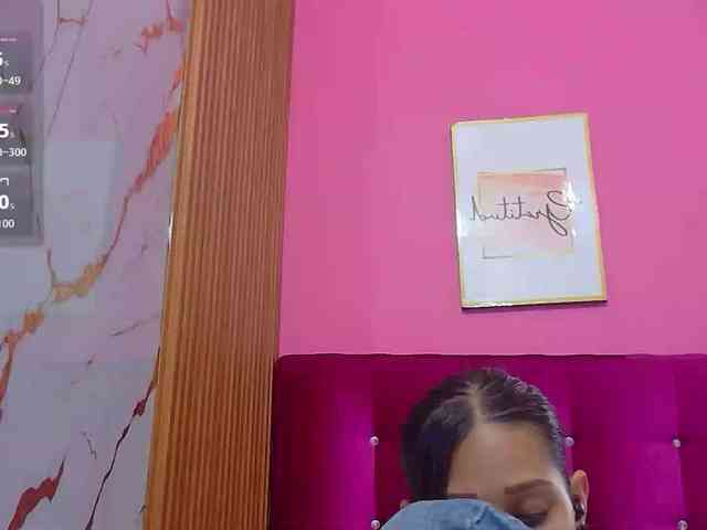 yourcuteneighbou... Live Webcam on BongaCams