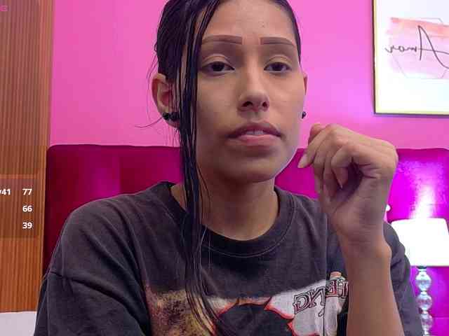 yourcuteneighbourr webcam