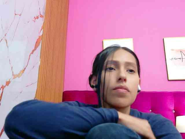 yourcuteneighbourr webcam