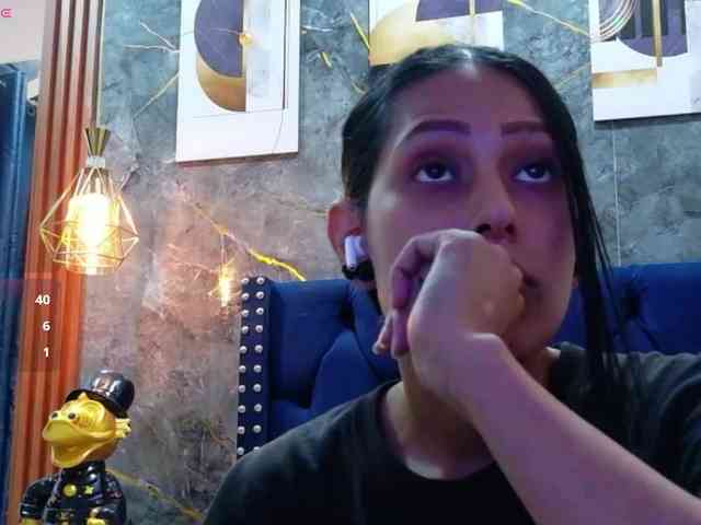 yourcuteneighbourr's live room