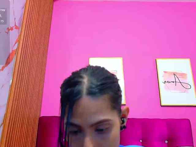 yourcuteneighbourr webcam