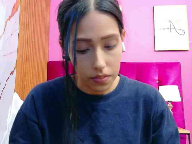 yourcuteneighbourr webcam