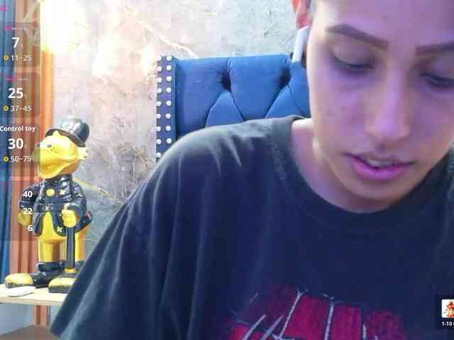 yourcuteneighbourr webcam