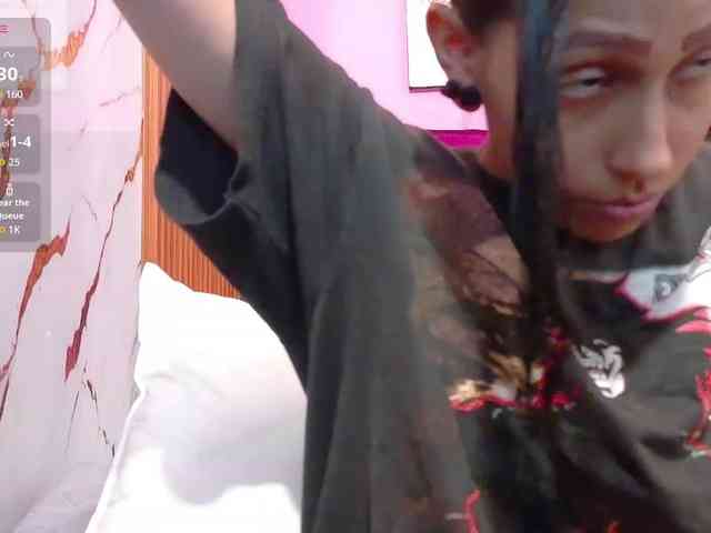yourcuteneighbourr webcam