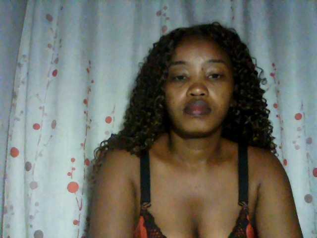 kylie11 live webcam show