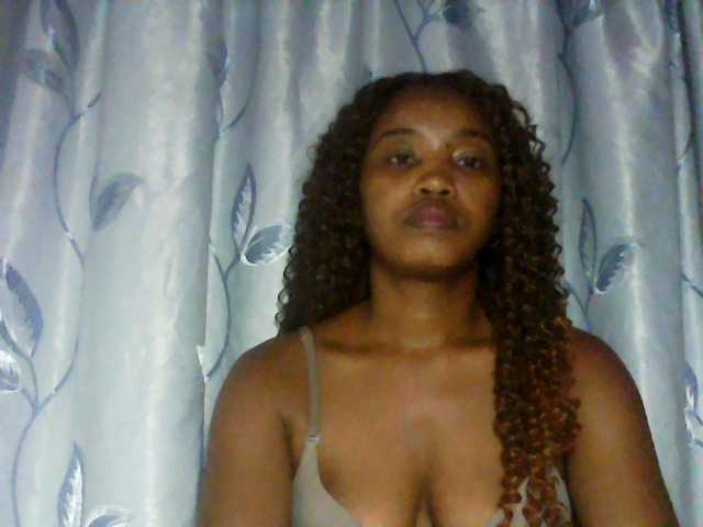 kylie11 live cam on BongaCams