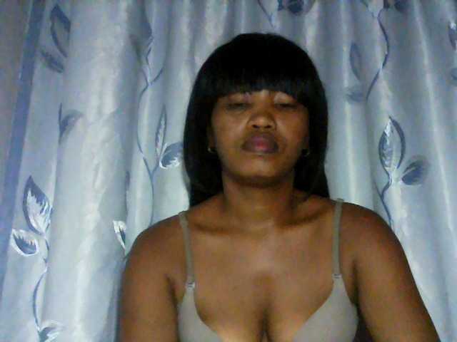 kylie11 live cam on BongaCams