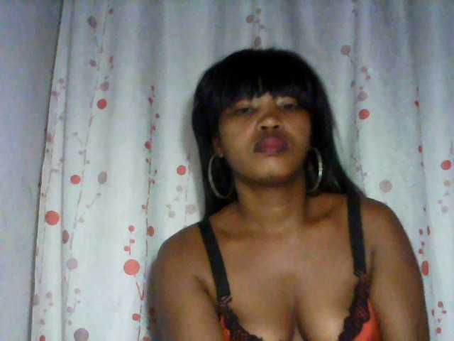 kylie11 live cam on BongaCams