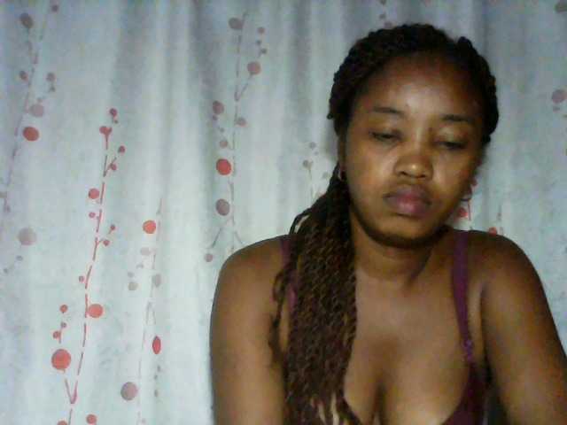 kylie11 live cam on BongaCams