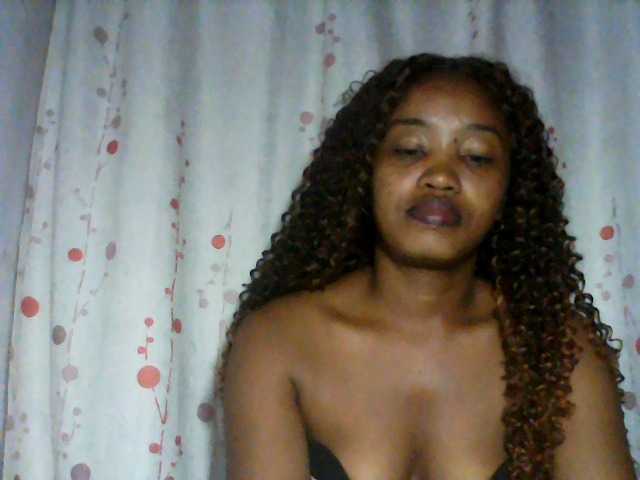 kylie11 live webcam show