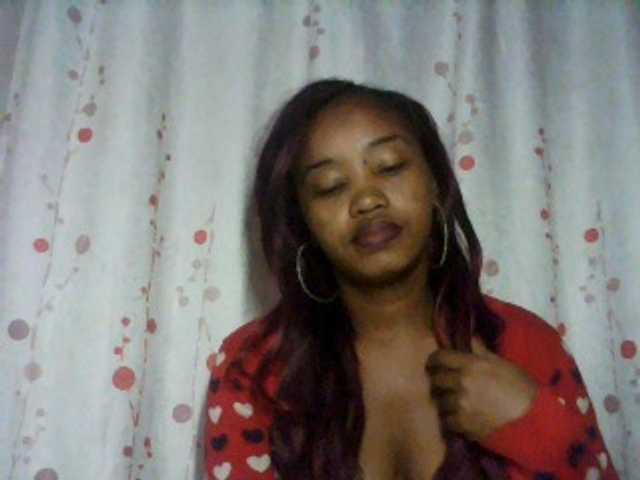 kylie11 live cam on BongaCams