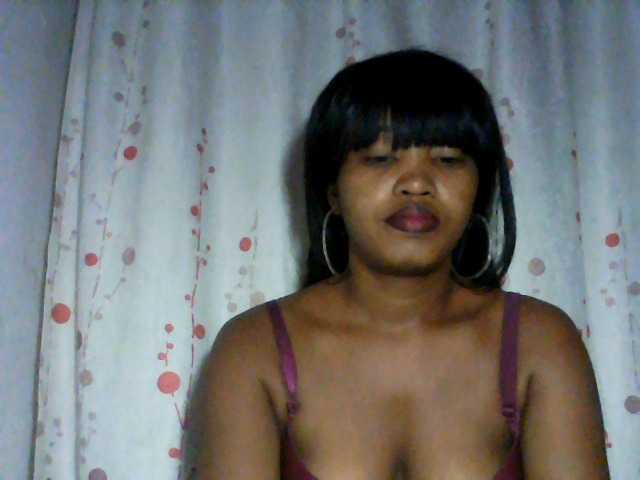 kylie11 live cam on BongaCams