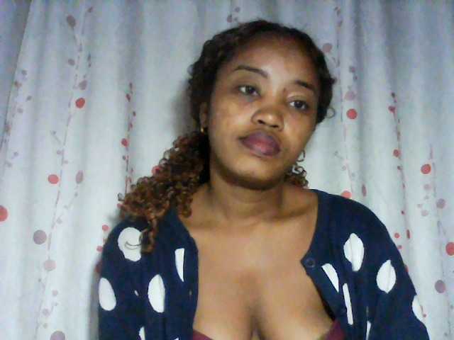 kylie11 live cam on BongaCams