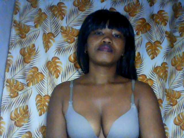 kylie11