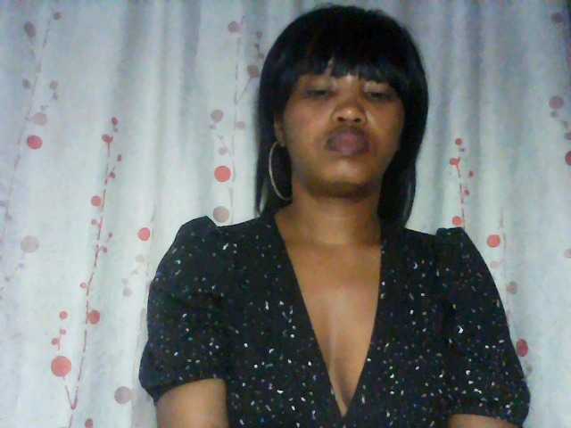 kylie11 live cam on BongaCams
