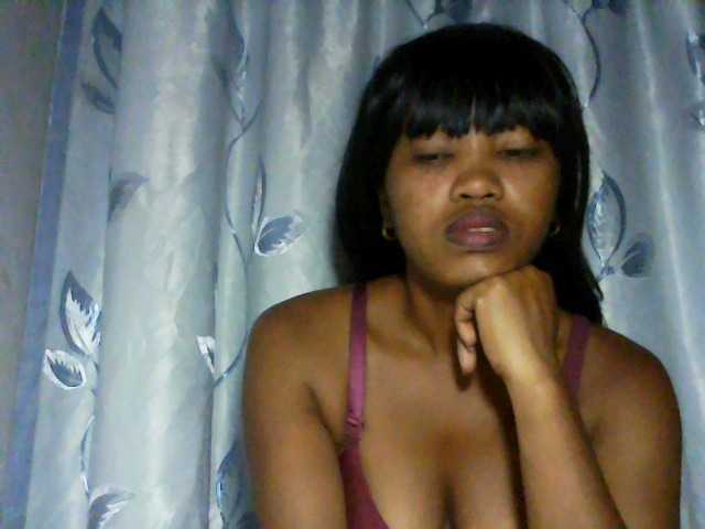 kylie11 live cam on BongaCams