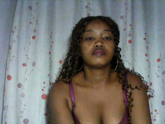 kylie11 Live Cam pe BongaCams