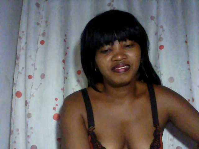 kylie11 live cam on BongaCams