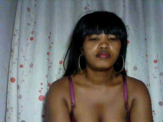 kylie11 live cam on BongaCams