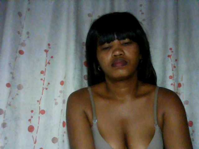kylie11 live cam on BongaCams