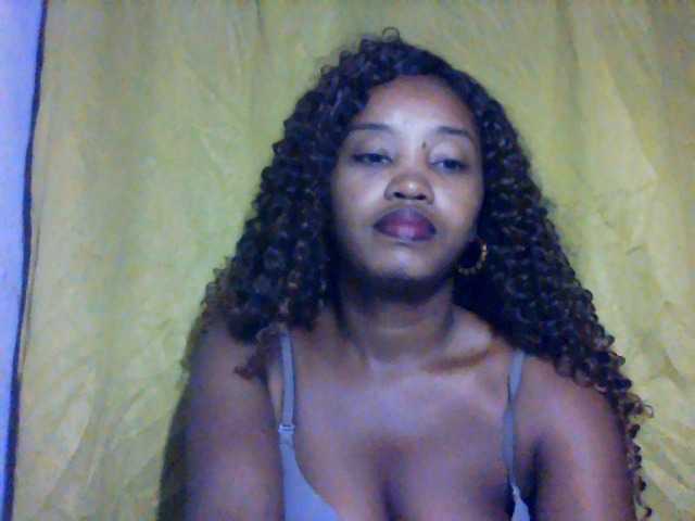 kylie11's BongaCams show and profile