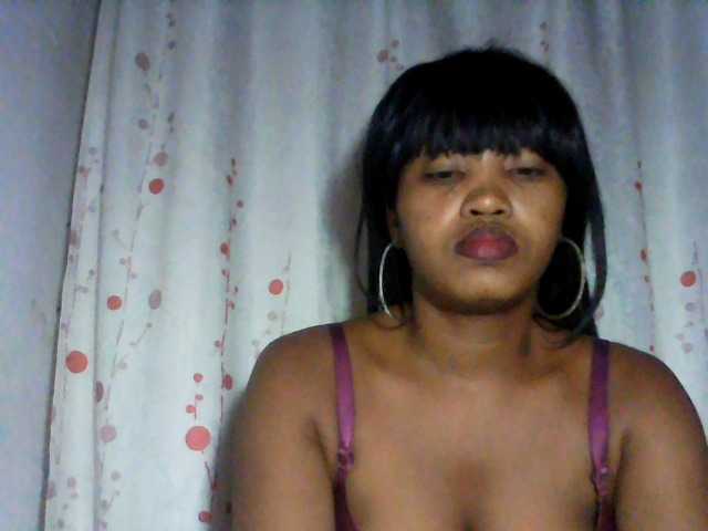 kylie11 live cam on BongaCams