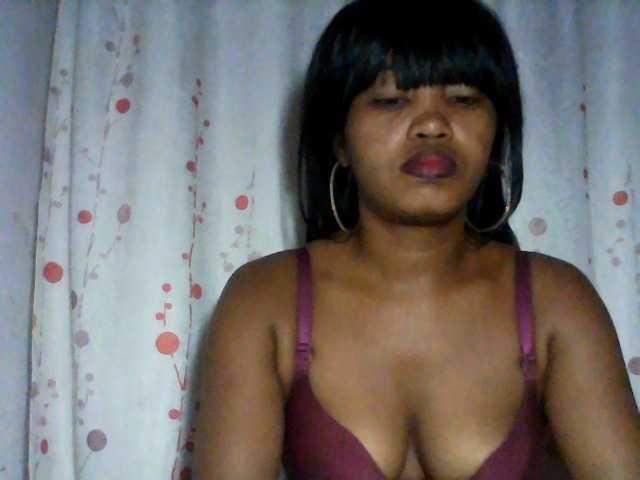 kylie11 live cam on BongaCams