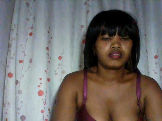 kylie11 live cam on BongaCams