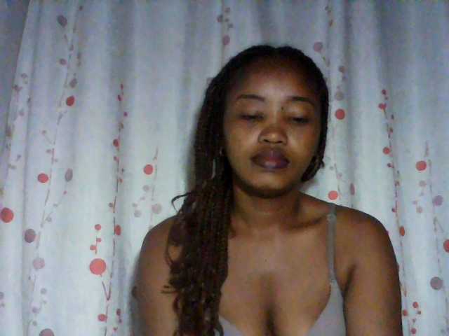 kylie11 live cam on BongaCams