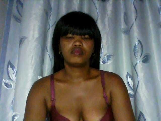 kylie11 live cam on BongaCams