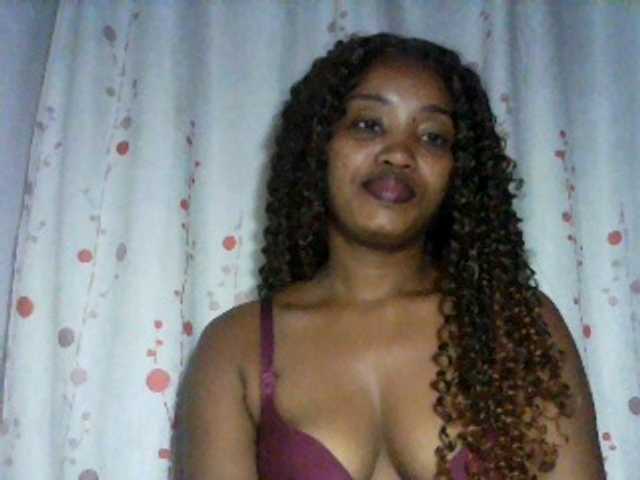 kylie11 live webcam show