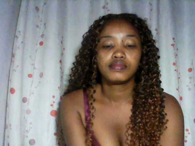 kylie11 live webcam show