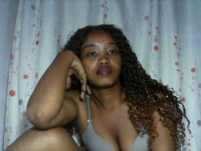 kylie11 live webcam show
