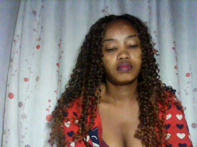 kylie11 live cam on BongaCams
