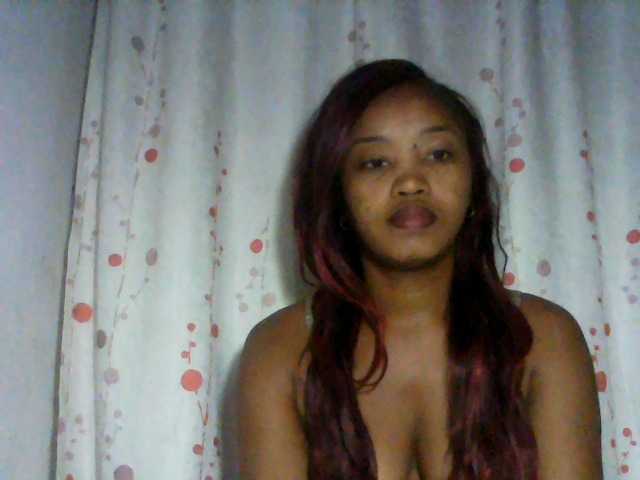 kylie11 live cam on BongaCams