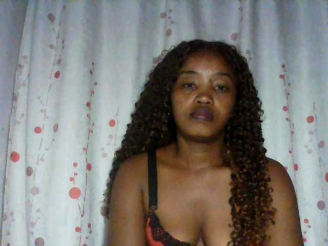 kylie11 live webcam show