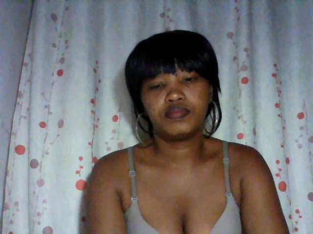 kylie11 live cam on BongaCams