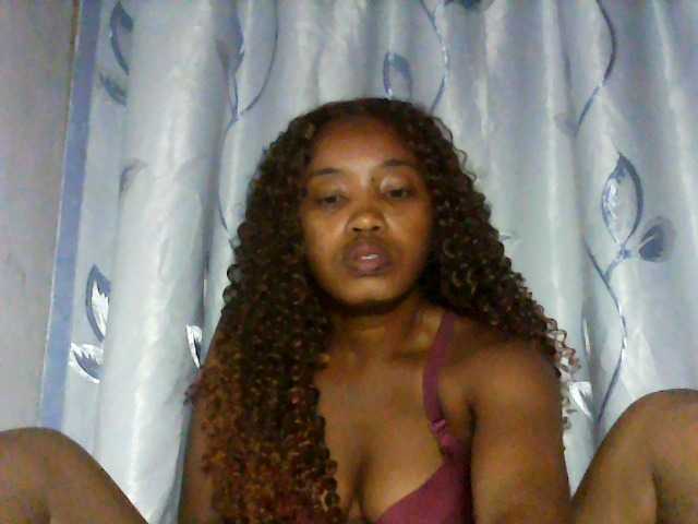 kylie11 live cam on BongaCams