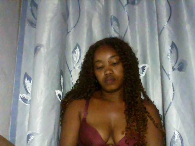 Kylie11 on Bongacams