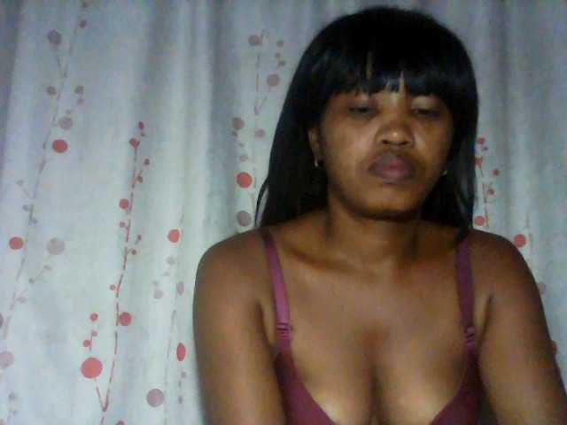 kylie11 live cam on BongaCams