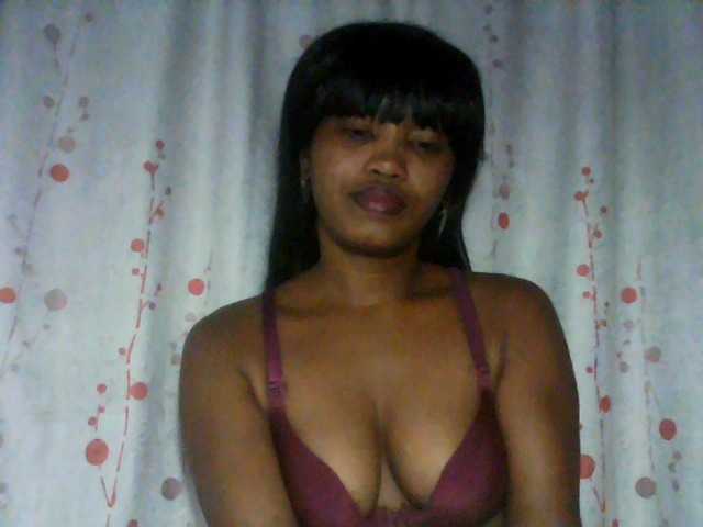 kylie11 live cam on BongaCams