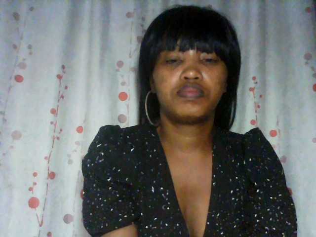 kylie11 live cam on BongaCams