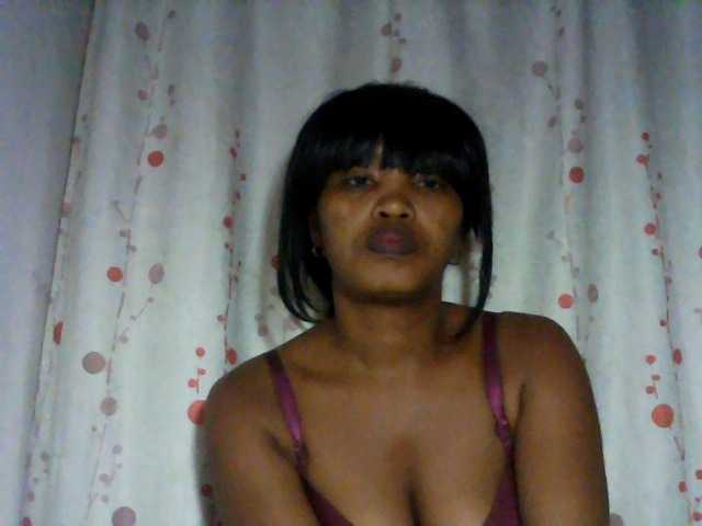 kylie11 live cam on UnifiedCams