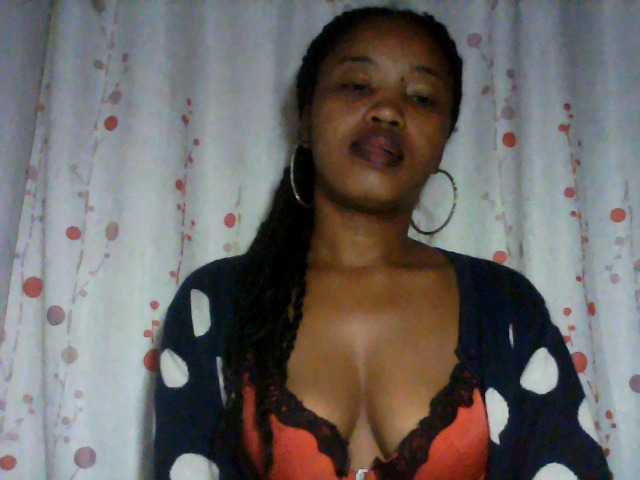 kylie11 live cam on BongaCams