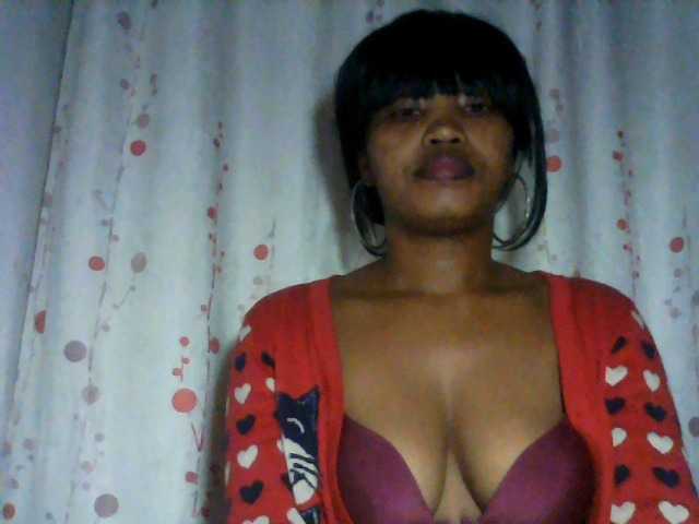 kylie11 live cam on BongaCams