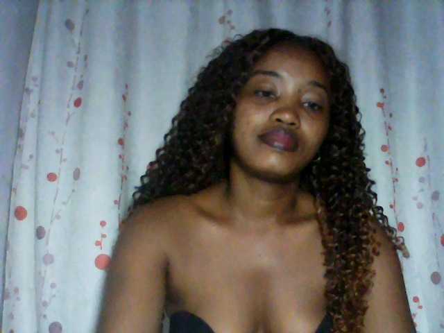 kylie11 live webcam show